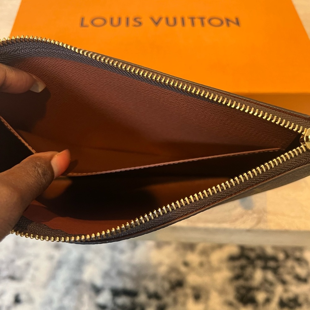 Louis Vuitton Monogram Canvas Key & Card Holder Brown with Gold Hardware - Picture 5 of 9